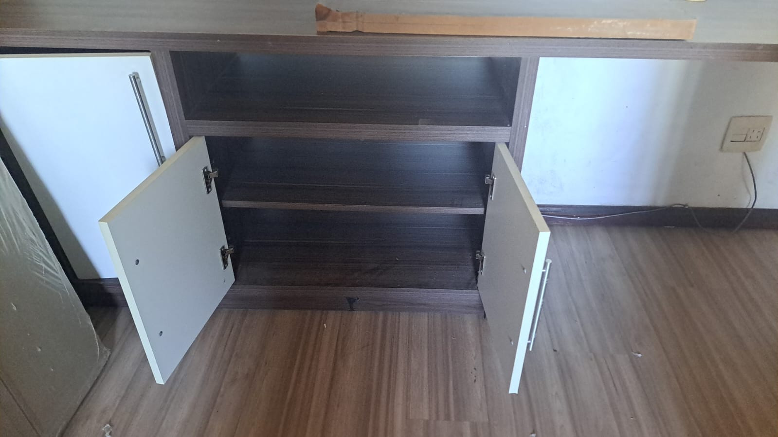 Doa-se Rack de TV com estante de parede