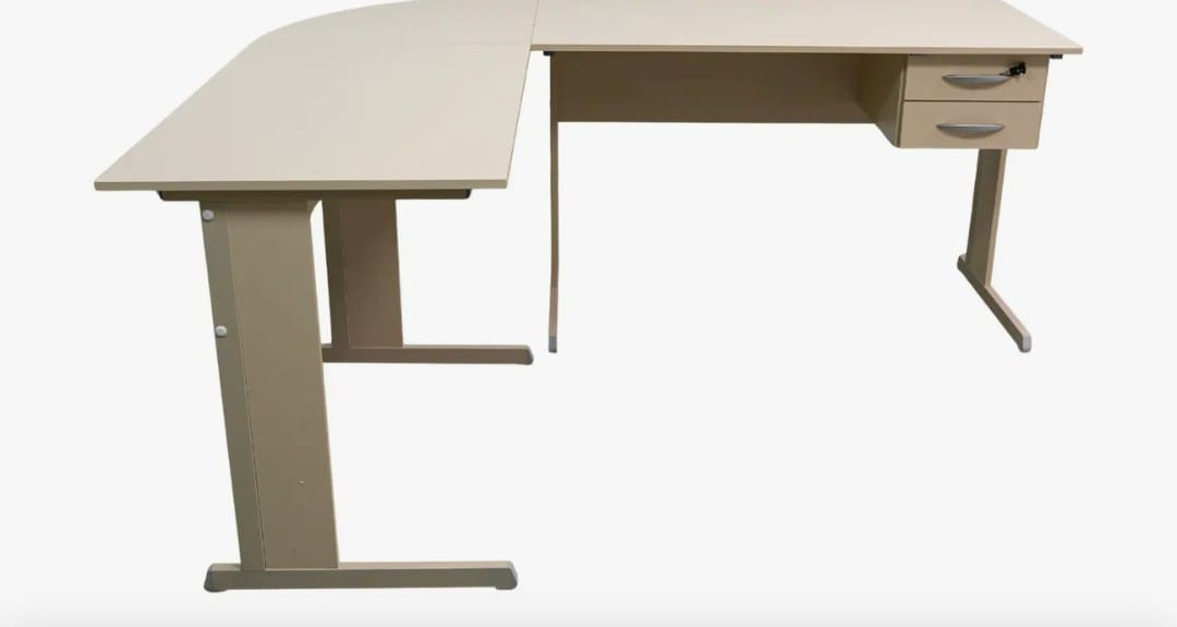 Doa-se Mesa de Estudo