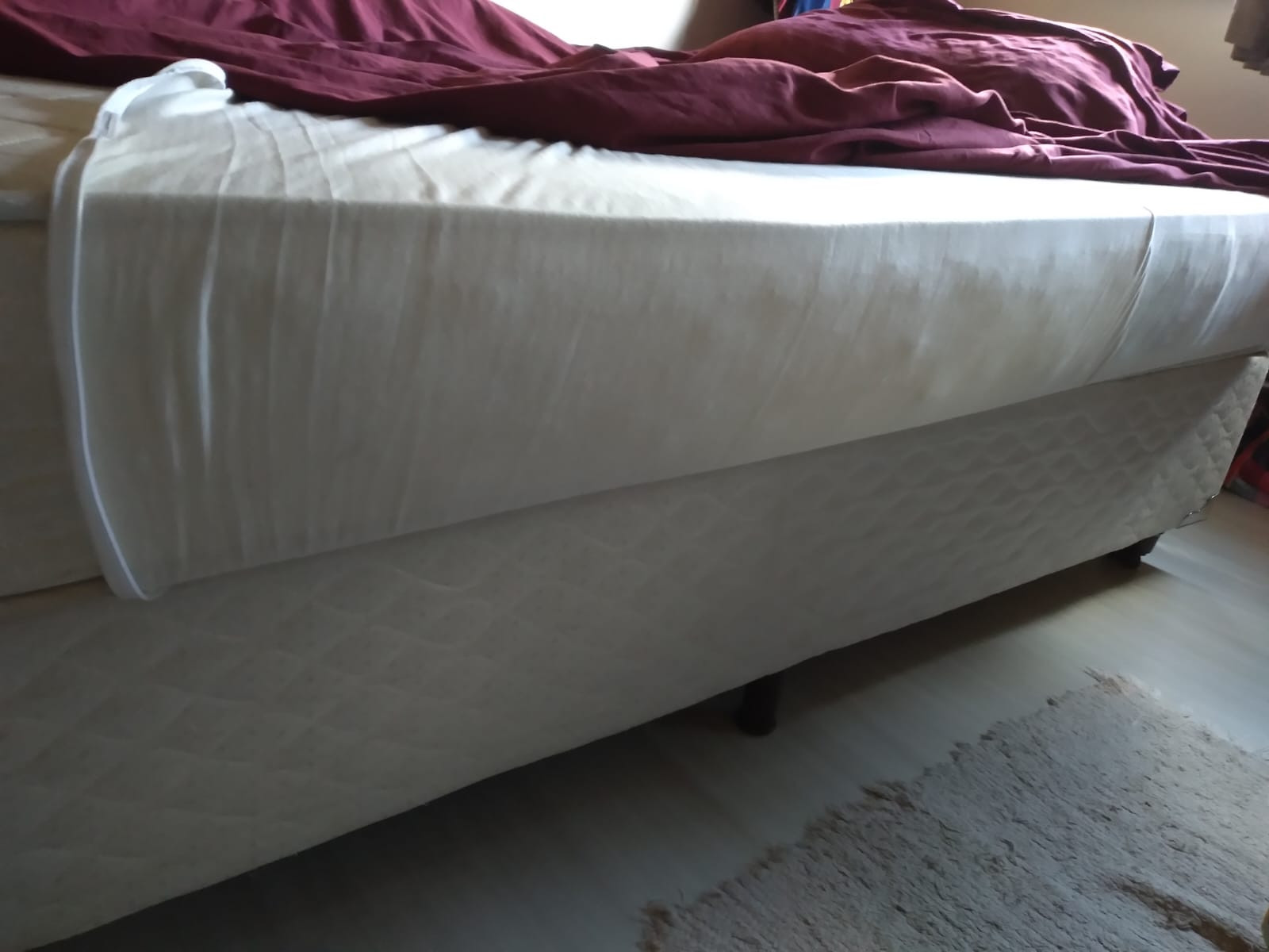 Doa-se Cama de Casal e Colchão 