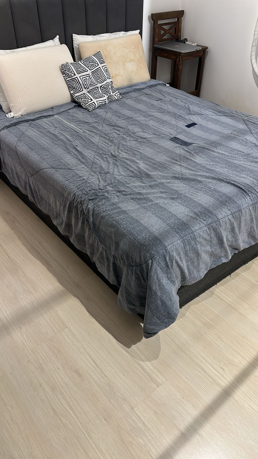 Doa-se Cama Box Casal com Colchão e Guada Roupa 2 Portas