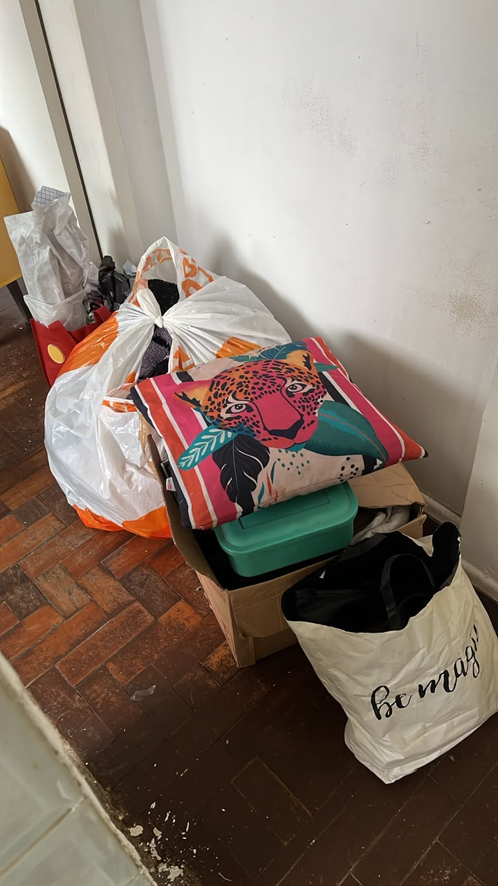 Doam-se Roupas e Cobertas