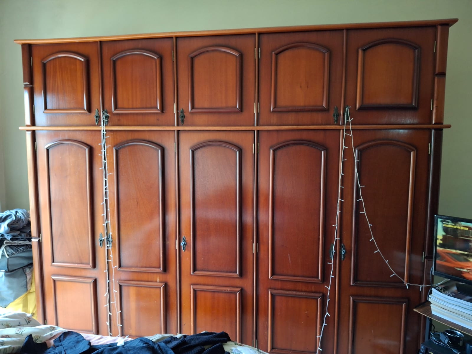 Doa-se Guarda Roupa
