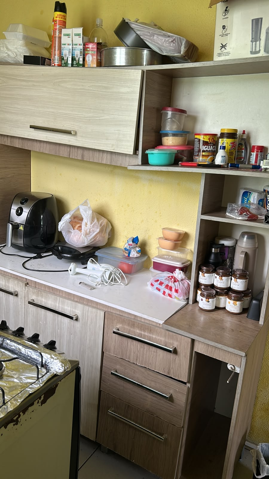 Doam-se Armário de Cozinha + Pia+ Sofá Retrátil + Guarda Roupa 3 Portas Desmontado