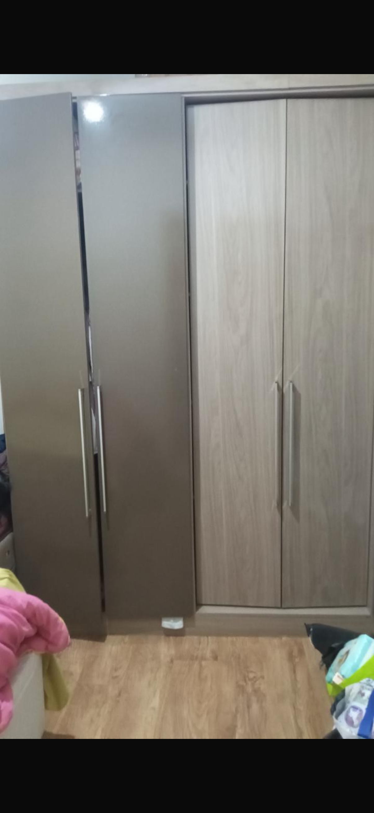 Guarda roupa 6 portas, está desmontando, somente retirar, bairro cidade baixa