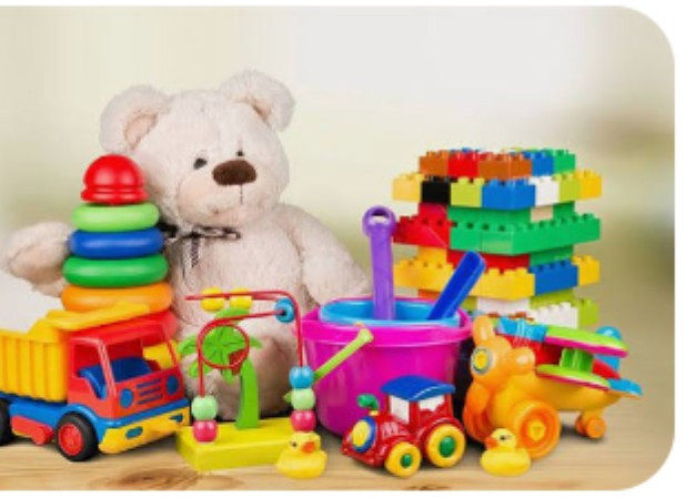 Alguém teria roupas menino e brinquedos 