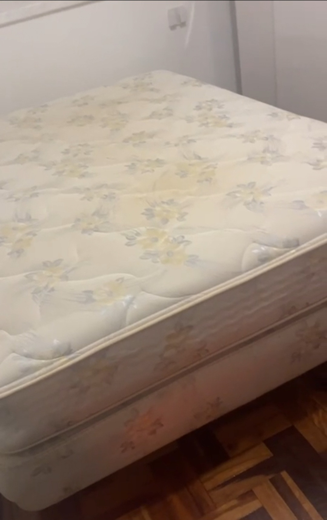 Doa-se Cama Box com Colchão 