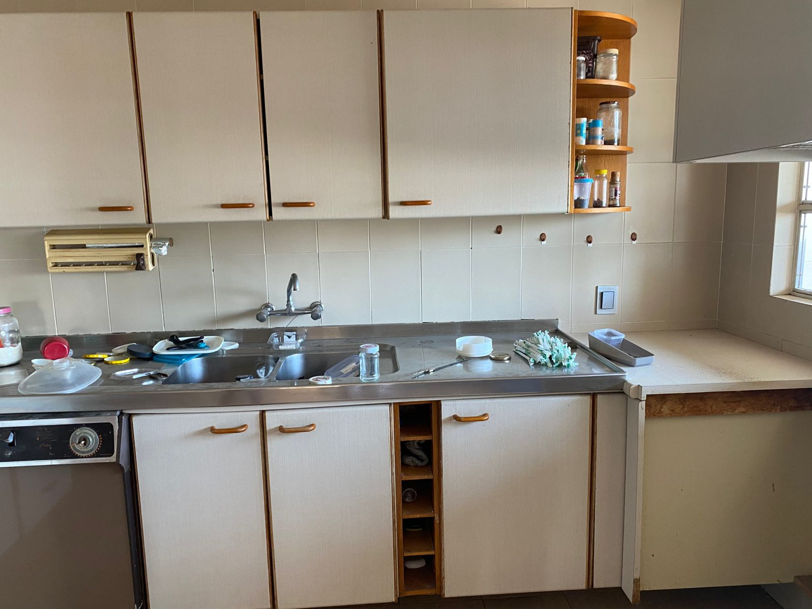 Doam-se móveis que precisam ser desmontados