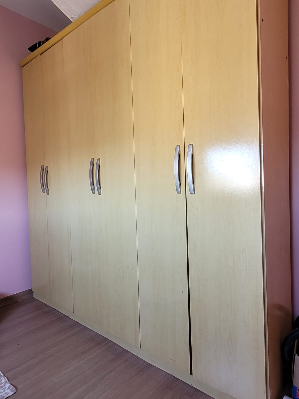 Doa-se Guarda Roupa desmontado e Criado Mudo