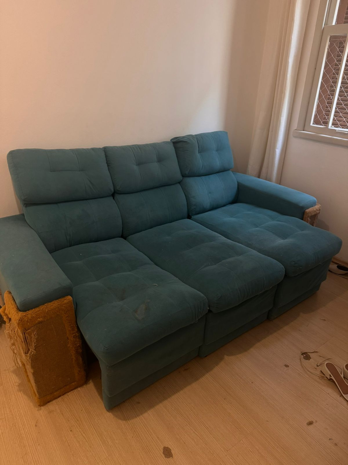 Doam-se Sofá e Cama 