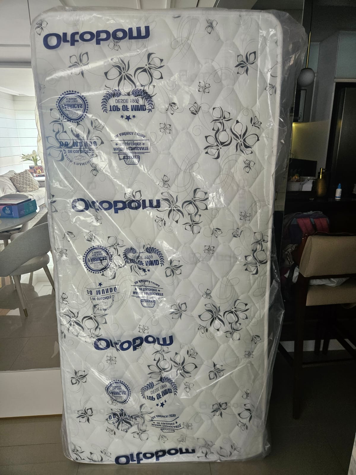 Doa-se Colchão de Solteiro Novo