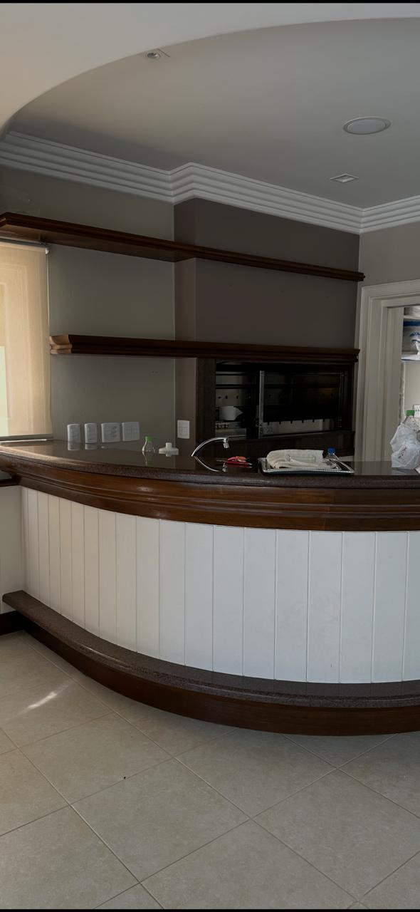 Doam-se Balcão de Bar e Estante de Sala