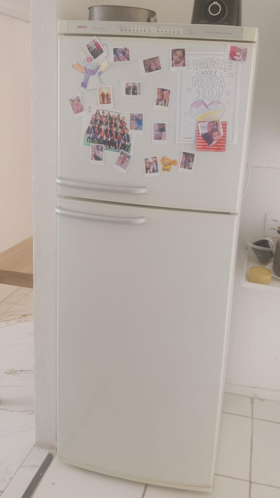Doa-se Geladeira com problema no motor e Cabeceira de Cama de Casal