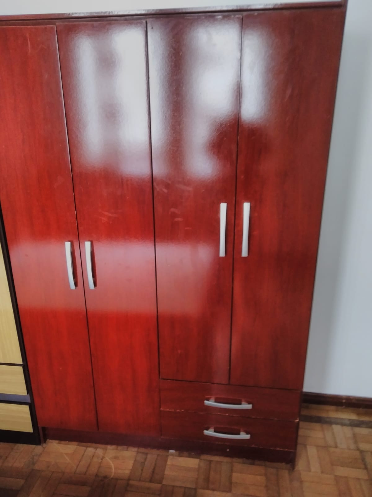 Doa-se Base de Cama Casal e Guarda Roupa